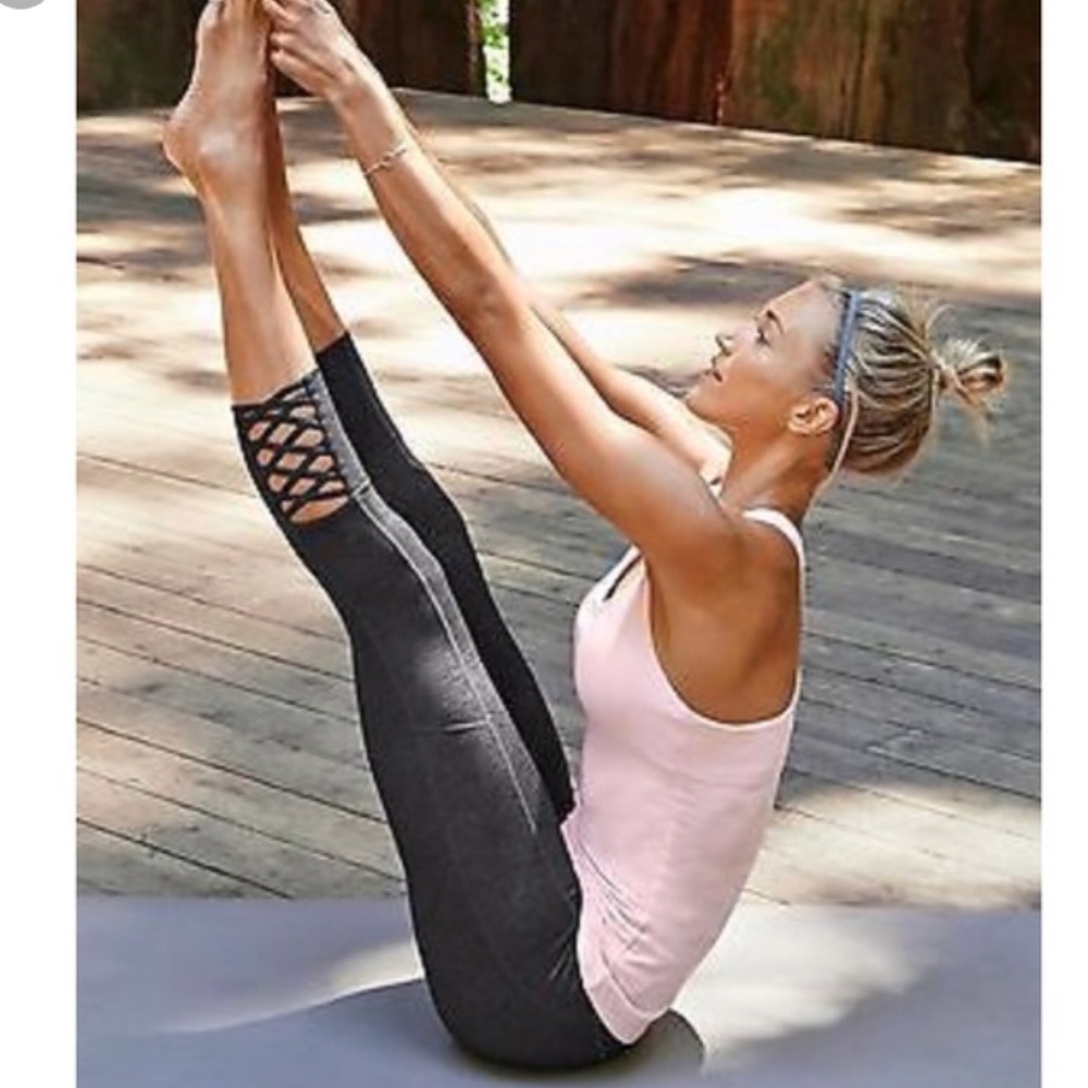 ATHLETA Mind Over Mat Capris